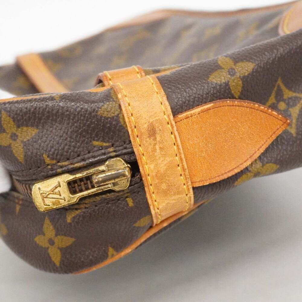 LOUIS VUITTON Brown Monogram Clutch Bag - Picture 9 of 10